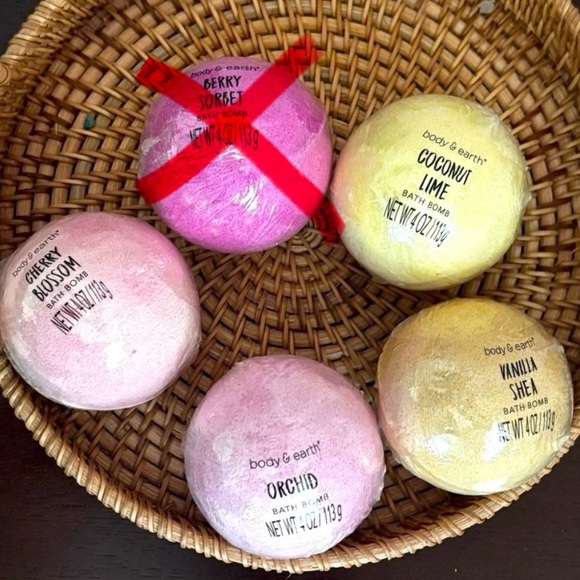 Body &Earth Other - BODY&EARTH Bath Bomb Set